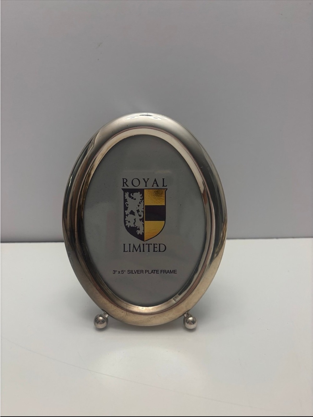 Royal Limited 3" x 5" silver-plated oval picture frame